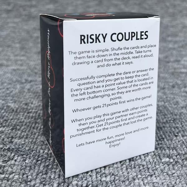 Risky Couples -korttipeli aikuisille pariskunnille, hauska deittailupeli sydänkuviolla