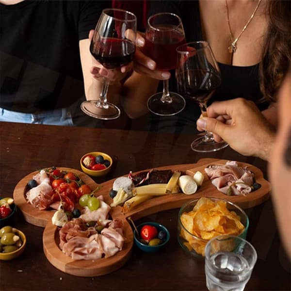 Träbricka för frukt, vin, kakor, ost och kött (vänstervänd) S