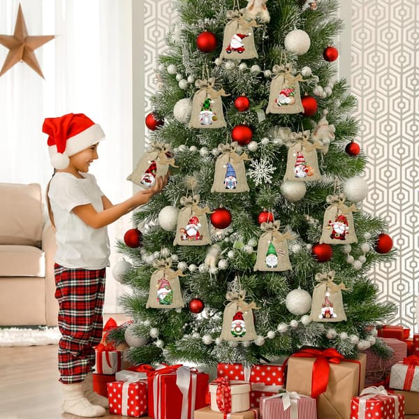 Julklappspåsar i säckväv med dragsko, 24 stycken julbuffelrutiga linnesnacksgodispåsar för julfester B