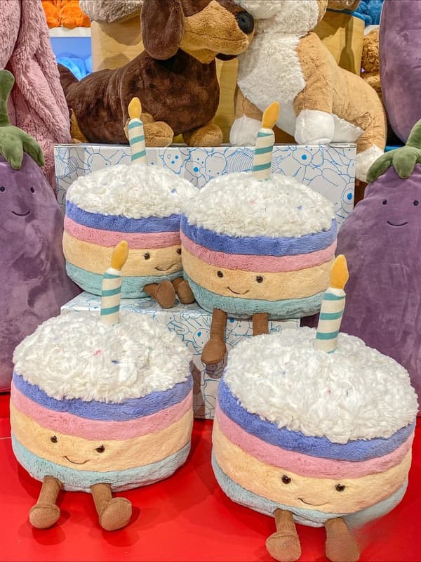 Jellycat Amuseable Regnbågsfödelsedagstårta Plysch 15cm Samlarobjekt Mjuk Leksak NY