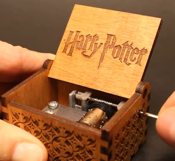 Harry Potter speldosa Graverad speldosa i trä Intressanta leksaker Julklappar