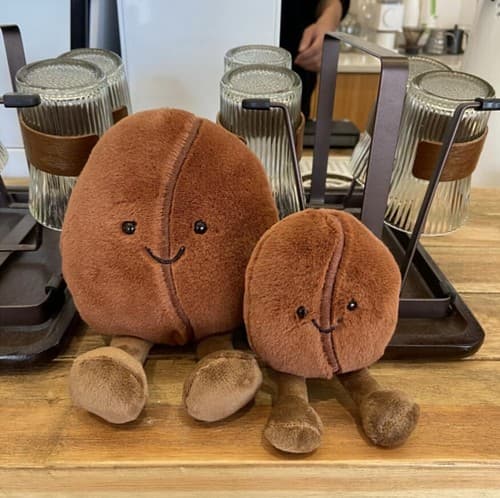 Kaffeböna Docka Tecknad Plyschdocka Ny Leksaksdocka Söta Hem Bordsdekorationer 13cm