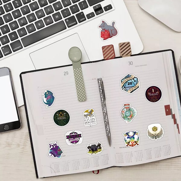 100X Dungeons Dragons Fantasy RPG Badge Stickers Telefon Notebook Laptop Graffiti