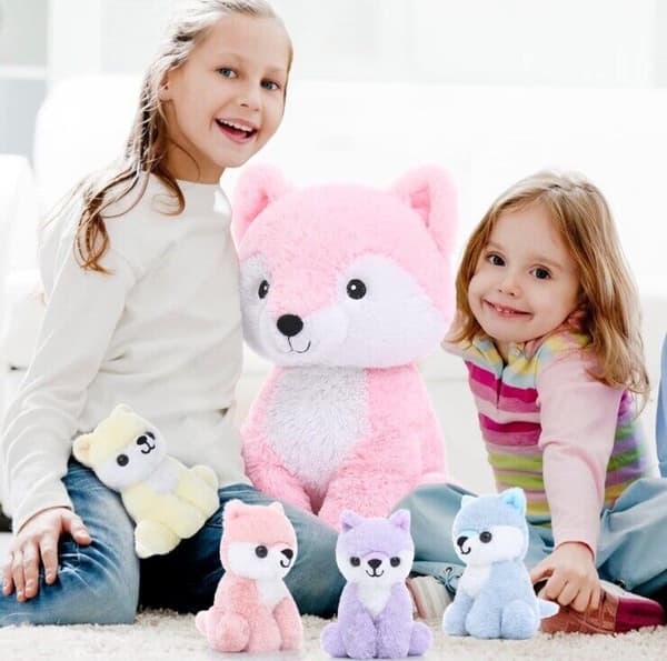 5 plyschleksaker i 1, 48 cm rosa jätteräv och 4 gosiga brudar
