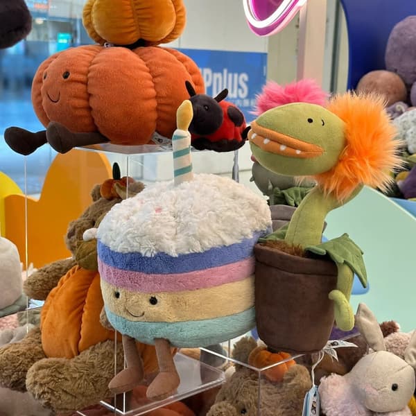 Jellycat Amuseable Regnbågsfödelsedagstårta Plysch 15cm Samlarobjekt Mjuk Leksak NY