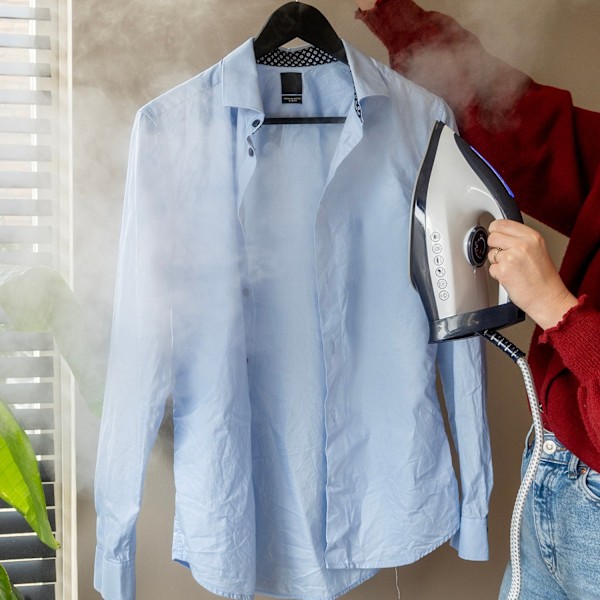 BREND Dampstrygejern med dampgenerator på 1500 ml – Hvid