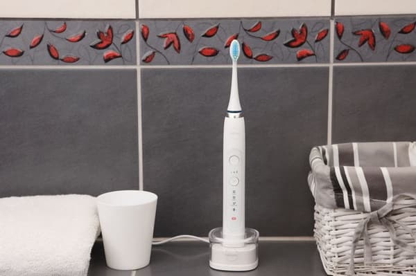 Eldom SD210B DENTA Sonisk tandborste