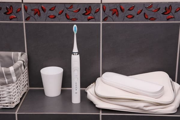 Eldom SD210B DENTA Sonisk tandborste
