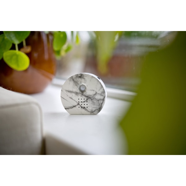 QLT Nature Box Hus med sensor og 3 naturlyde – Fuglehus - Marmor