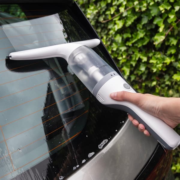 BREND Elektrisk vinduesrenser med sugesystem og sprayflaske