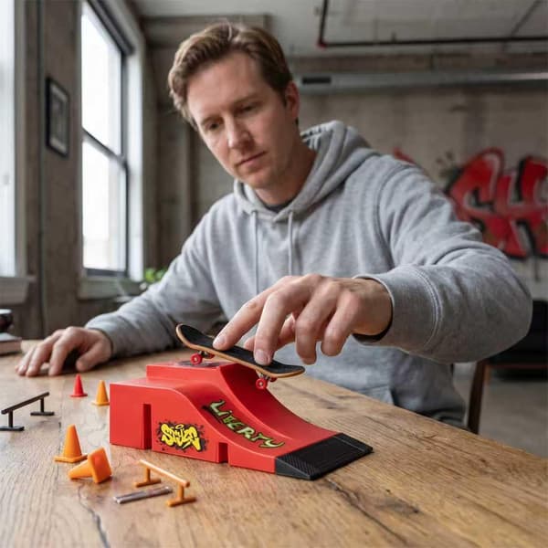 Fingerboard Skate Park Set, Mini Finger Ramp Hinder Träningsleksakssats (A) A