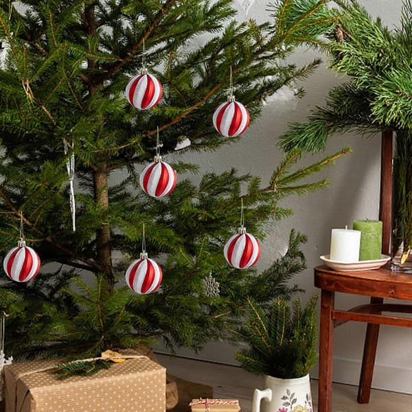 Christmas Tree Red Christmas Decorations Christmas Tree Decorations Red and White Ball Hanging Decorations Window Decoration Props