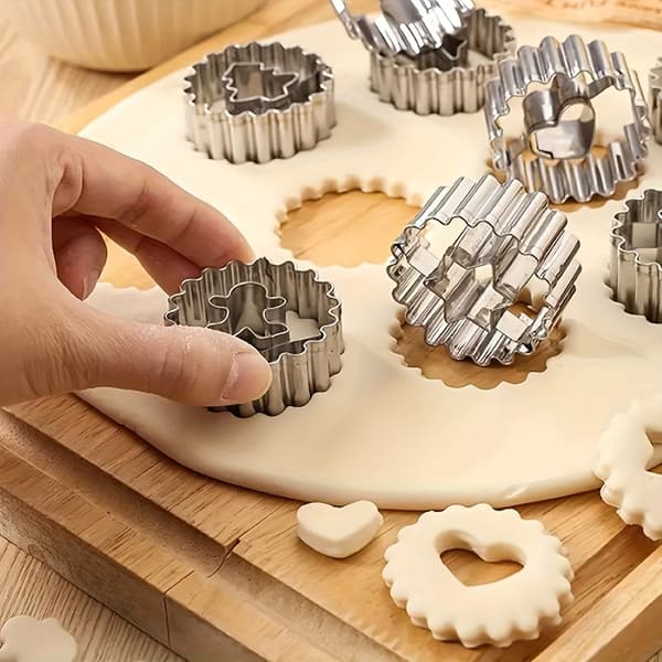 Juleblomst Kageudstikkere i Rustfrit Stål, 9 stk. til Kager & Småkager, DIY