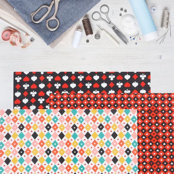 10 pcs Cotton Fabric Sewing Fabric Quilting Craft with Charming Heart Pattern Stylish Decorative and Sturdy