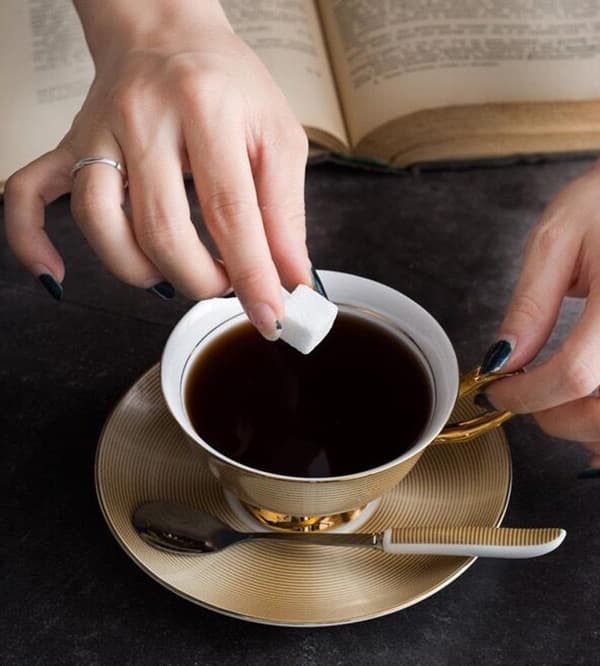 Kop og underkop sæt i benporcelæn, 200 ml kaffekop til eftermiddagste - Præget tekstur