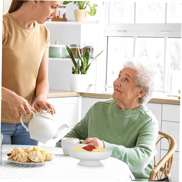 Spill-proof elderly plate with suction cup base, large bowl made of PP and silicone