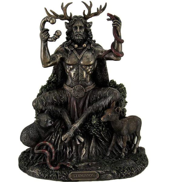 Keltisk Horngud av Dyr Harpiksstatue Underverden Statue for Hjemmehagedekorasjon Triumf 5 tommer