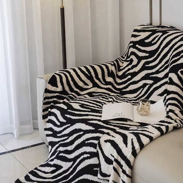 Pledd - Sofatrekk - Stuepledd - Zebramønster - Mykt og varmt - For sofa og seng - Gaveidé - 130 x 160 cm...