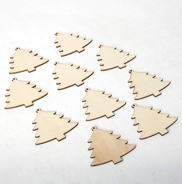 Christmas decorations in wood, 10 pieces with string, hanging decorations for the Christmas tree