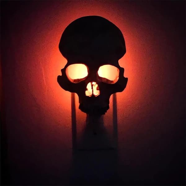 Skull Lamp with Flaming Atmosphere, 3D Realistic Gothic Human Skull Lamp Wall Light Decor