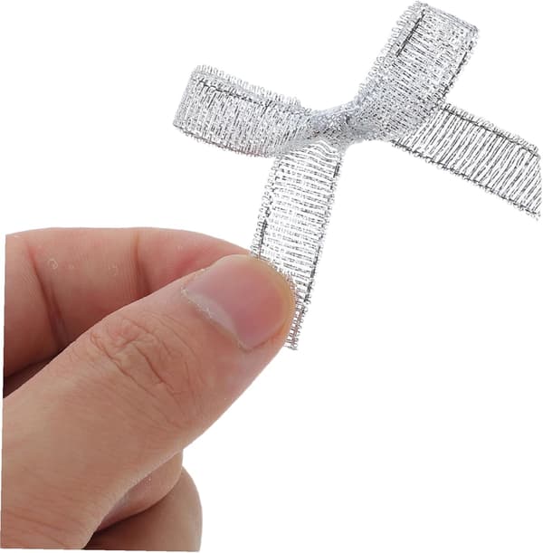 100 stk ferdige sløyfer Mini satengstoffsløyfer for håndverk Bryllupsdekor DIY-prosjekter