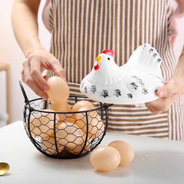 Kitchen Egg Basket, Rustic Chicken Wire Basket with Handle, Cute Egg Storage Basket for Kitchen, Living Room, Home Decor