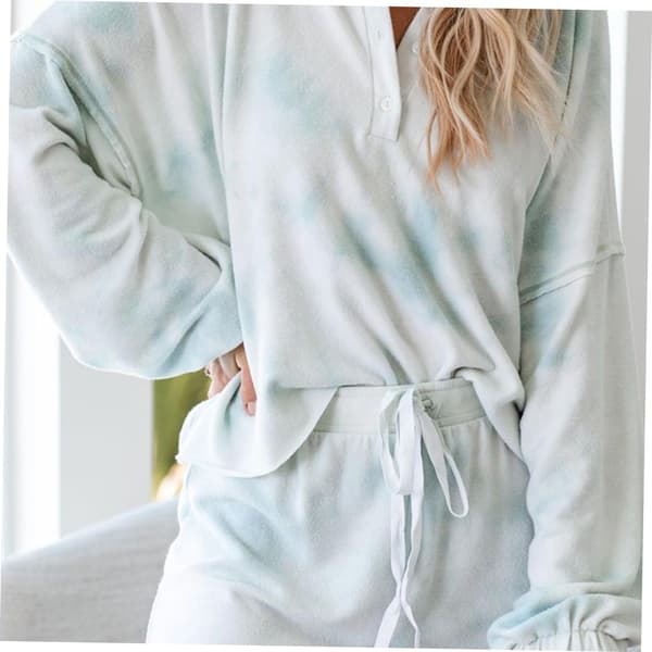 Smukt langærmet nattøj til kvinder med tie dye-print til hjemmet