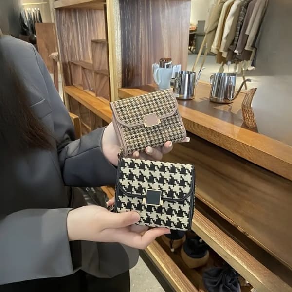 Brun Damplånbok Kompakt Storlek Korthållare Flera Kortfack Stilren Canvas Polyesterfoder Säkert Knäpplås