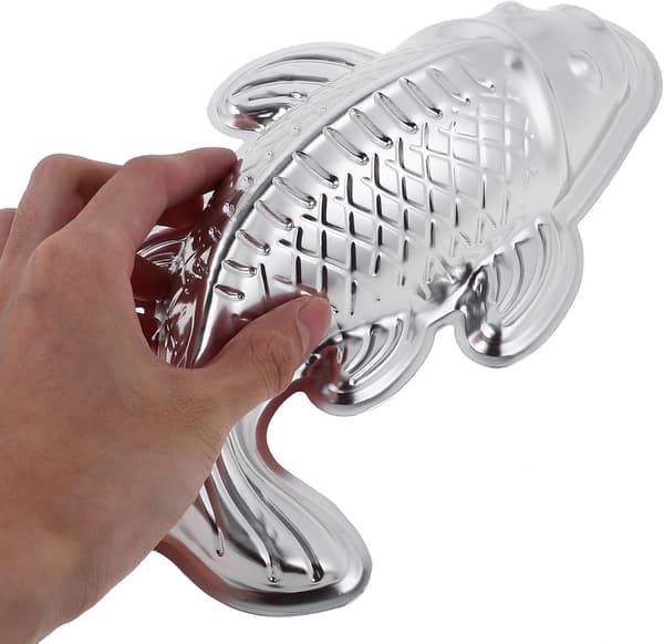 Fish-shaped aluminum alloy cake mold, silver, easy to demold, easy to carry for DIY kitchen baking