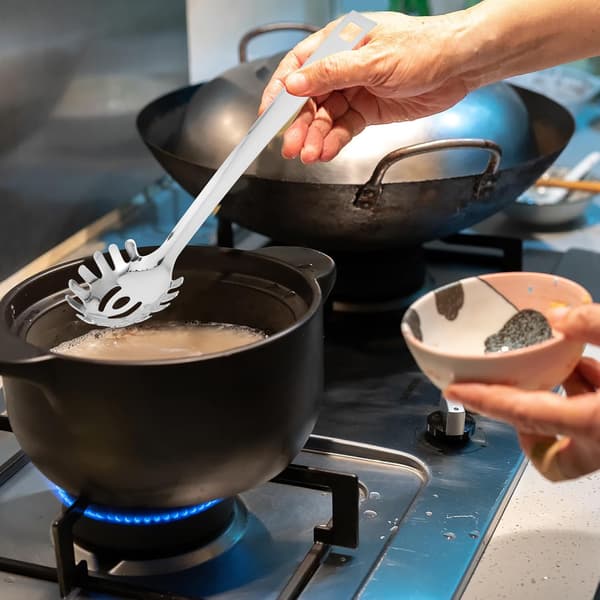 Spaghettiske med multifunktionelt design og nudelsi i rustfrit stål til at si suppe