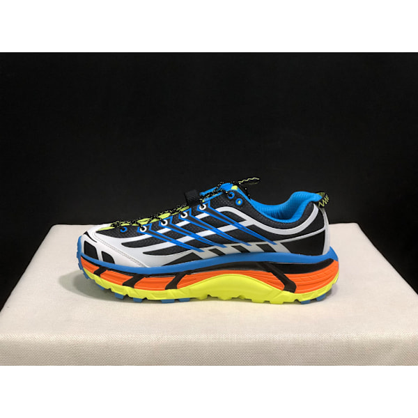 Mafate Three 2 Textil Dam Herr Skor Löparskor Sneakers flerfärgad 41
