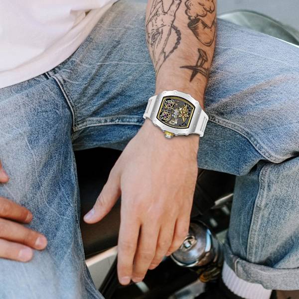 Lyxiga Automatiska Mekaniska Klockor för Män Tonneau Formad Ihålig Herrklocka Silikonarmband Analog Display Vattentät Armbandsur