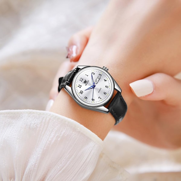 Damklockor i läder Analog kvarts enkel liten vardaglig armbandsur med vattentäta självlysande damklockor