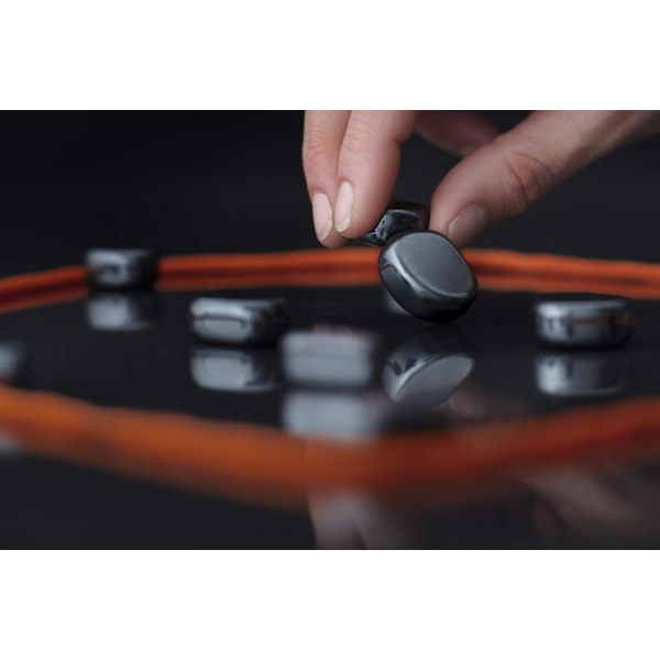 Borderline Editions Kluster: The Magnetic Dexterity Party Travel Game som kan spelas på vilken yta som helst