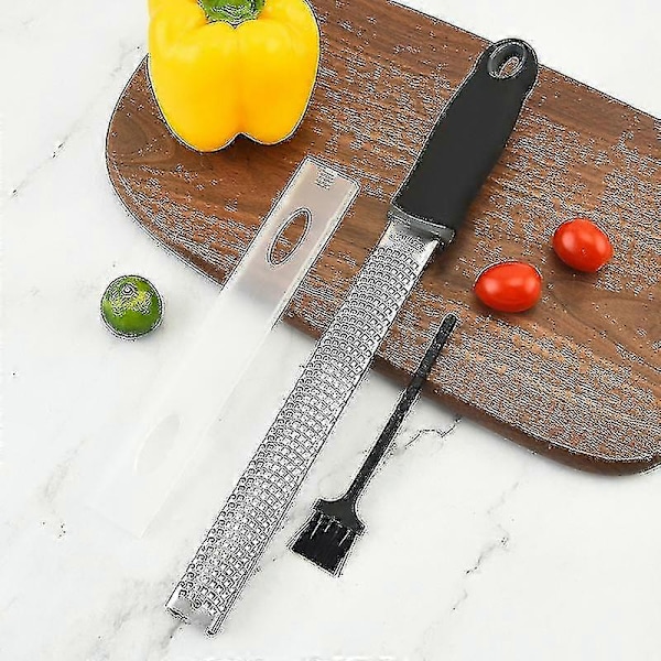 Microplane Zester Rivejern i Sort Farve til Citrus, Parmesan, Ingefær, Chokolade og Muskatnød med Fint Blad
