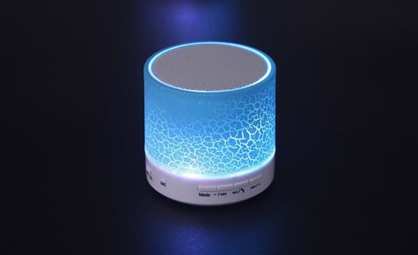 Mini trådløs højttaler med farverig LED (blå)