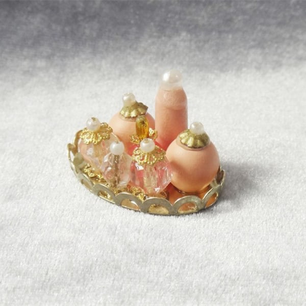 Goldendoodle Ornament Wood Decor Miniatyyri Mini House Asusteet Vintage Fairy Cabinet Miniatyyri hajuvesi (M, Pinkki)