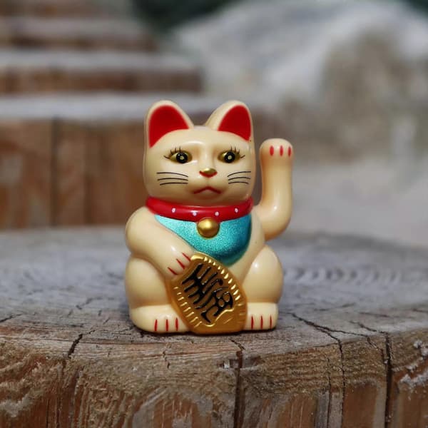 Lykkekatt Mini Maneki-neko Vinkende Katt Solar 5cm (LGL) Beige