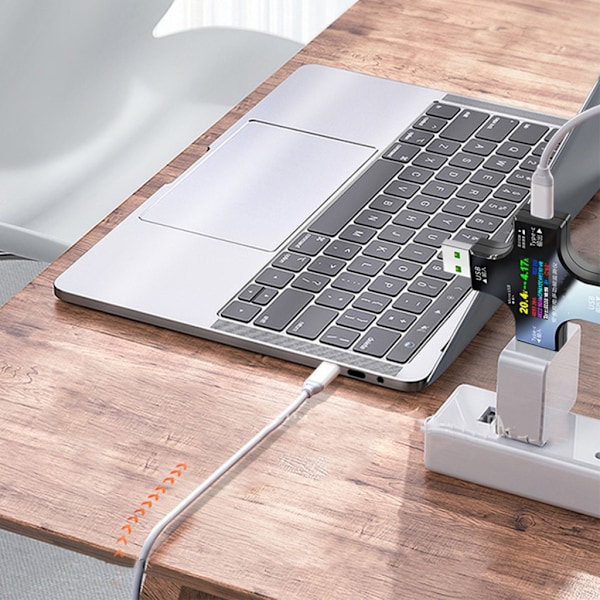 1:ssä Type-C USB -testeri Värinäyttöinen digitaalinen yleismittari, USB-C jännitteen ja virran volttimittari ampeerimittari-ilmaisimet
