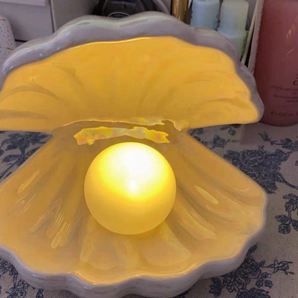 Seashell nattbordslampe Dekorlampe for soverom stue Hvit.