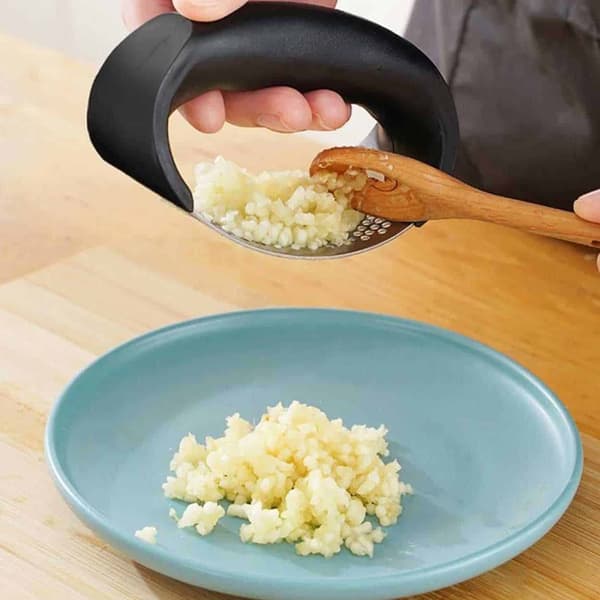 Garlic Press in Steel - Garlic Press Handle - Black black black