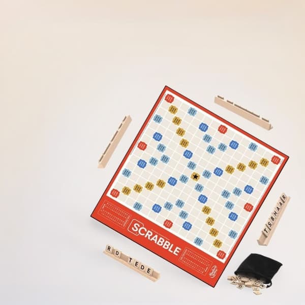 SCRABBLE Træbrætspil: Bogstavmatchende Puslespil til