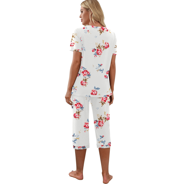 Naisten pyjama, lyhythihainen T-paita ja pitkät pyjamahousut variety L