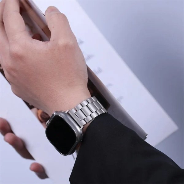 Ruostumattomasta teräksestä valmistettu rannekoru Apple Watch rannekkeelle 45mm Ultra 49mm 41mm 40mm 44mm watch metallirannekoru Iwatch-sarjalle 9 8 7 6 5 Silver