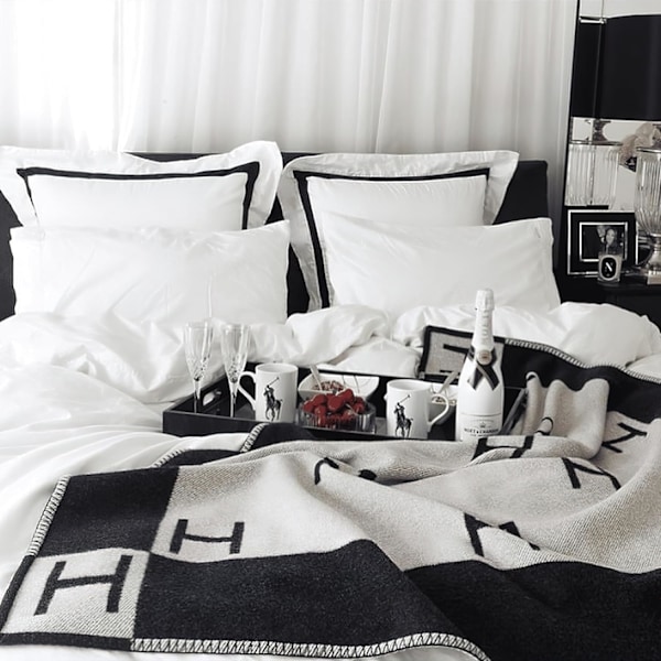 Harmaa Villanäköinen Kashmir-tyyny Sovalle Ruudullinen Peitto black