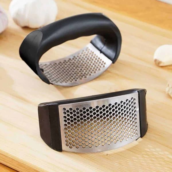 Garlic Press in Steel - Garlic Press Handle - Black black black