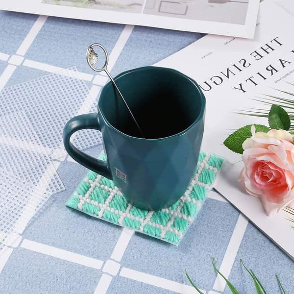 Sett med 33 pakker med plastduk for broderi