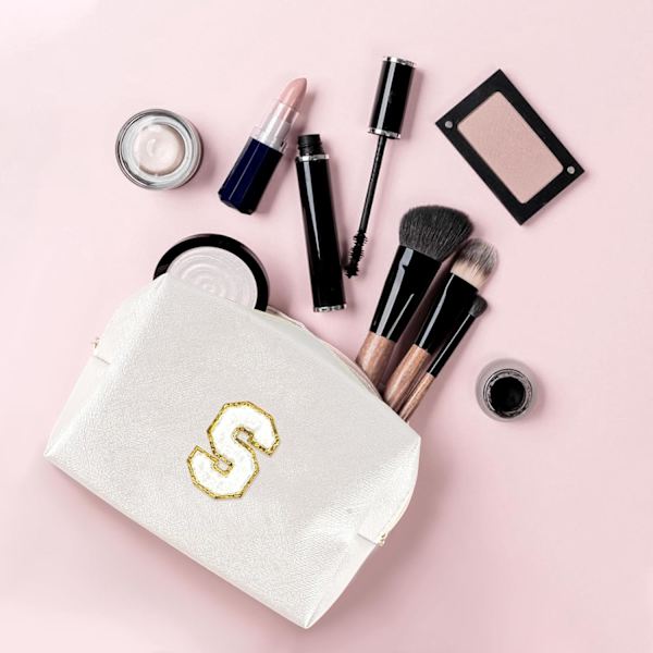 Personlig Initial Makeup Taske, Preppy Patch Hvid Kosmetik Taske PU Læder Vandafvisende Makeup Taske