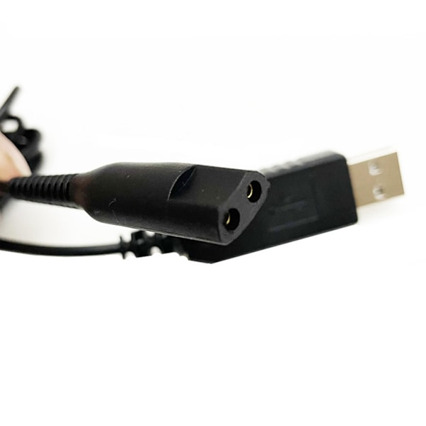 USB-latauskaapeli Braun 1-9 -sarjan partakoneille, sarjat S3, S5, S7 ja S9. Käyttökelpoinen ja luotettava laturi, 1 m kaapeli