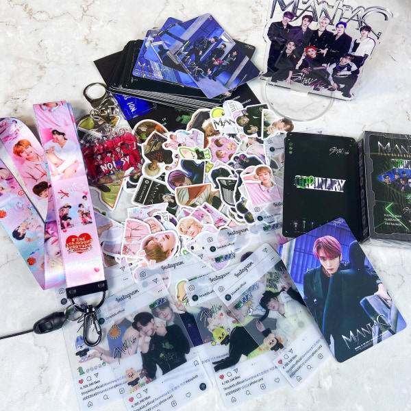 Stray Kids nya album Maxident presentförpackning Kpop Merchandise Photocards Lanyard Keychain Gåvor för Skz-fans